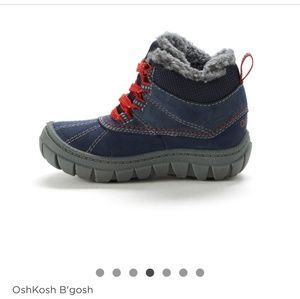 Oshkosh toddler boots size 7 NWT